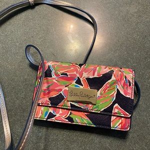 Lily Pulitzer clutch/ over shoulder